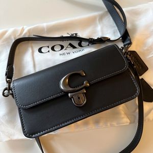 Coach Studio Logo Plaque Baguette Shoulder Bag crossbody bag
